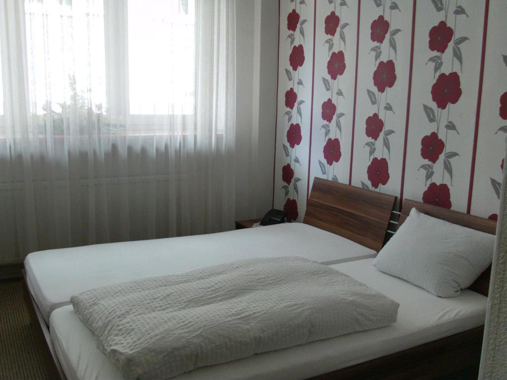 Hotel Martinsklause Meckesheim Room photo